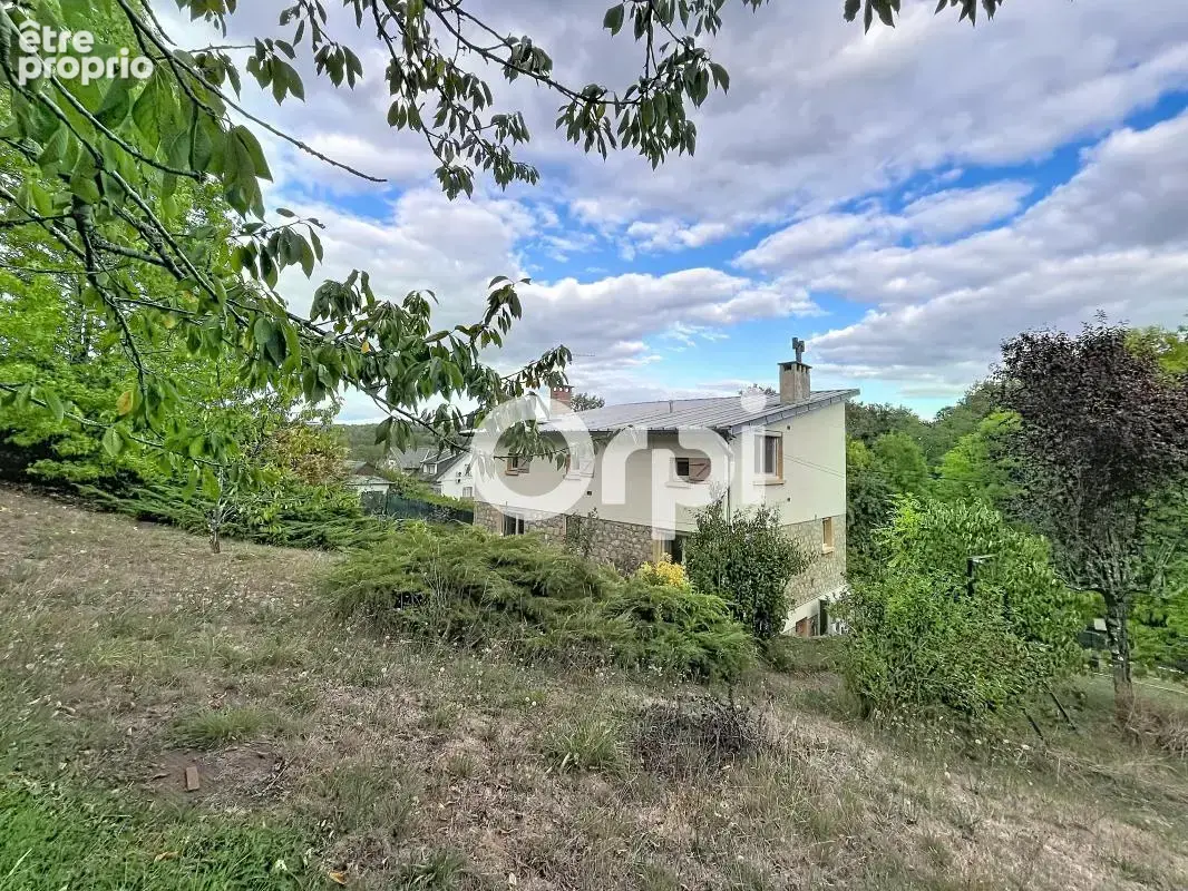Maison à OBJAT