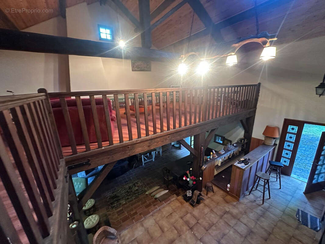 Maison à SAINT-BONNET-DES-QUARTS