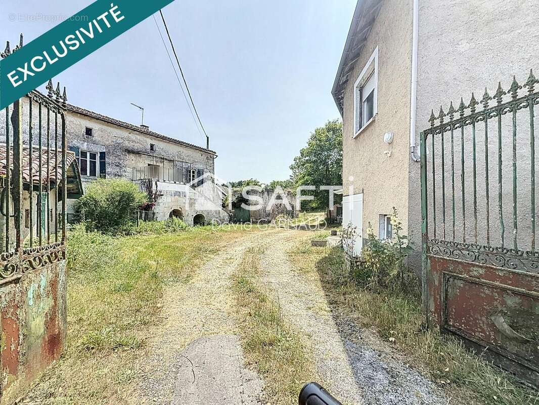 Photo 4 - Maison à ROULLET-SAINT-ESTEPHE