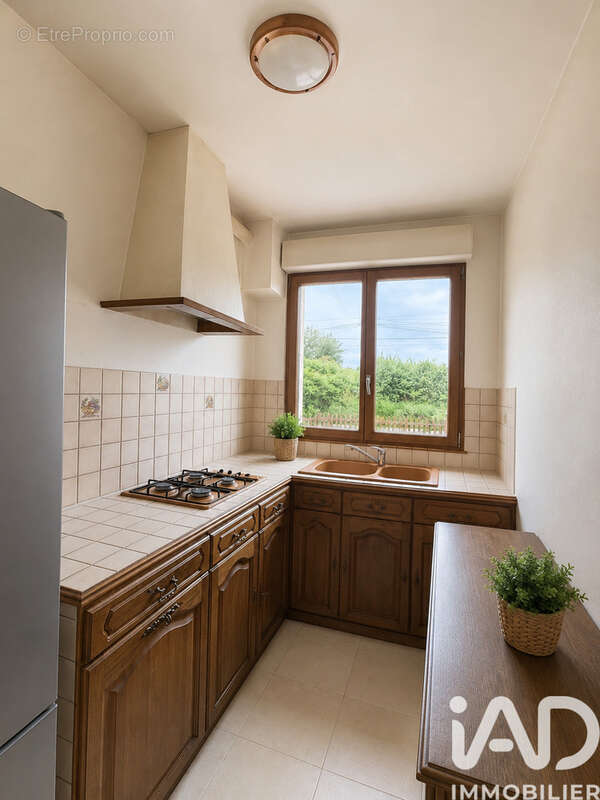 Maison 50 m² à Saint-Leger-Des-Pres  - photo 2