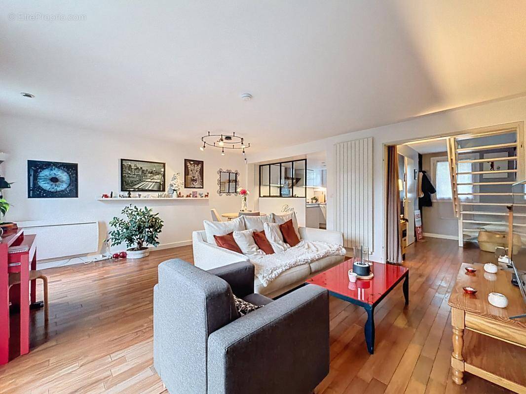 Maison à VOISINS-LE-BRETONNEUX