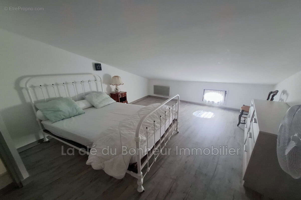 Maison à LES SALLES-SUR-VERDON