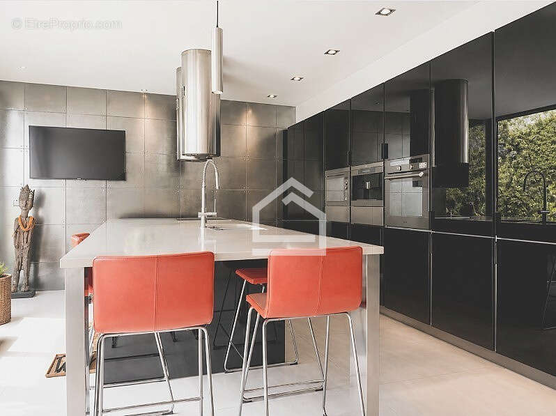 Maison 192 m² à Talence  - photo 3