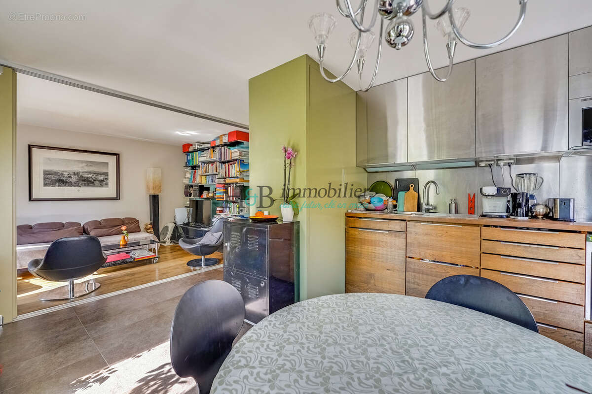 Appartement à PARIS-19E
