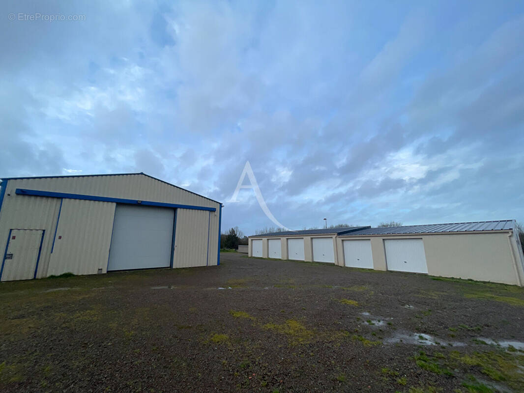 Commerce à SAINT-VINCENT-SUR-GRAON