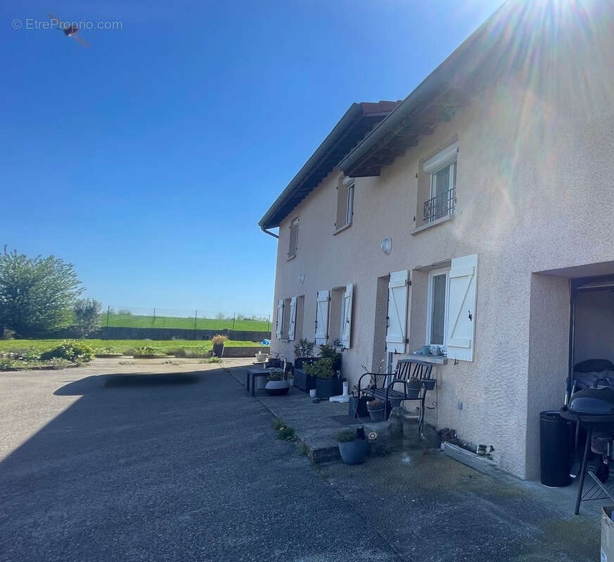 Maison à SERPAIZE