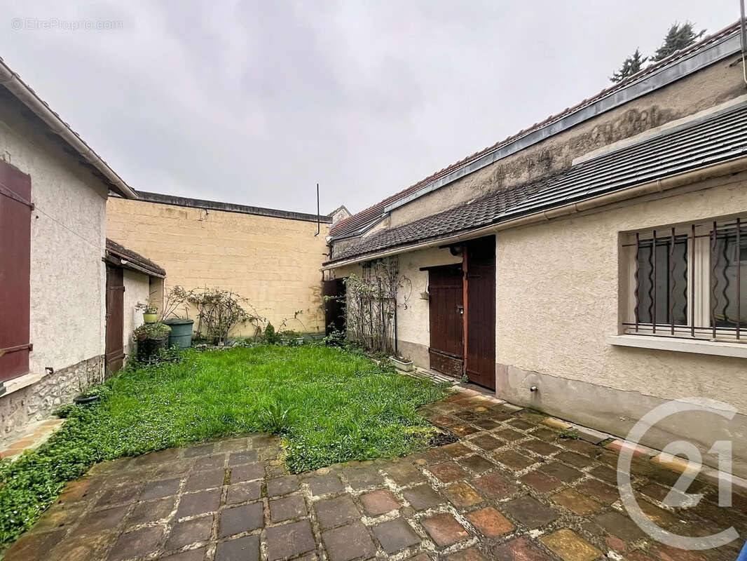 Appartement à BRIE-COMTE-ROBERT
