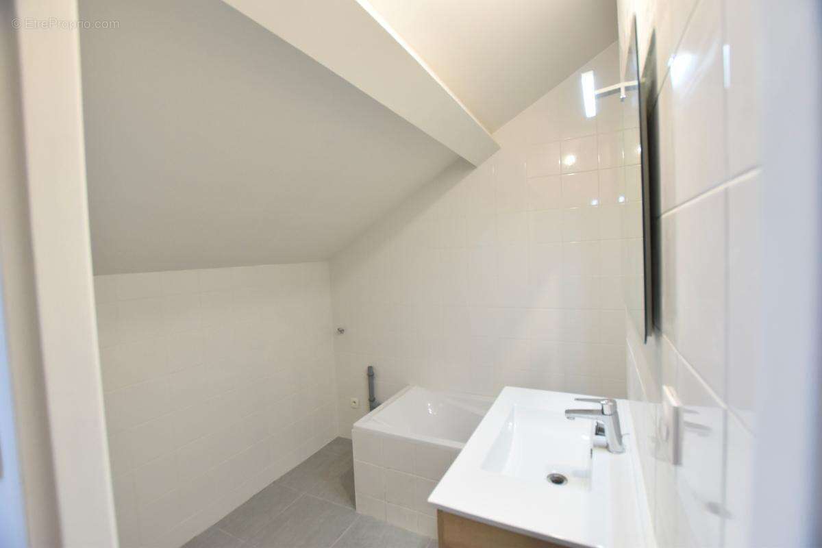 Appartement à TASSIN-LA-DEMI-LUNE