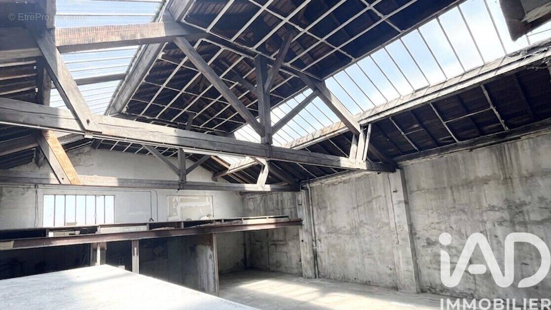 Photo 1 - Parking à SAINT-ETIENNE
