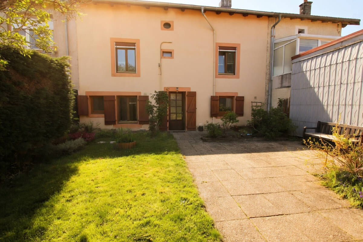 Maison à THAON-LES-VOSGES