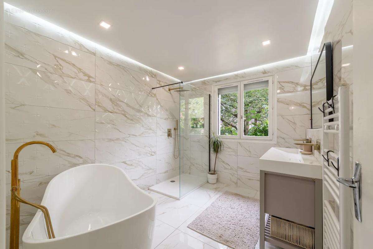 Maison de 7 pièces de 187 m² à Dammartin-en-Goële - photo 13