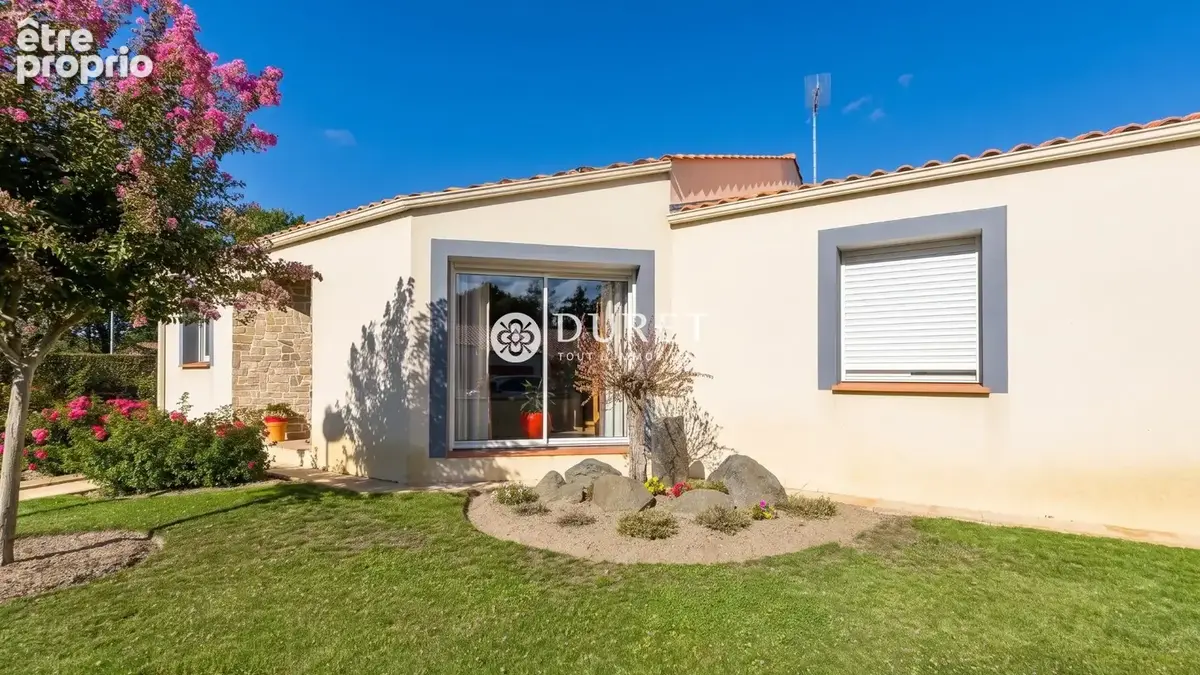 Maison 4 pièces 116 m² à vendre à Challans (85300) - photo 2