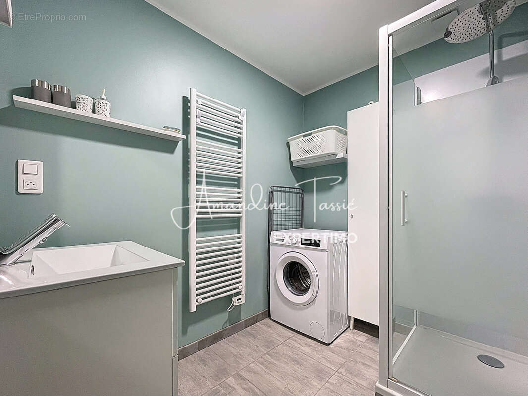 Appartement à COMPEYRE