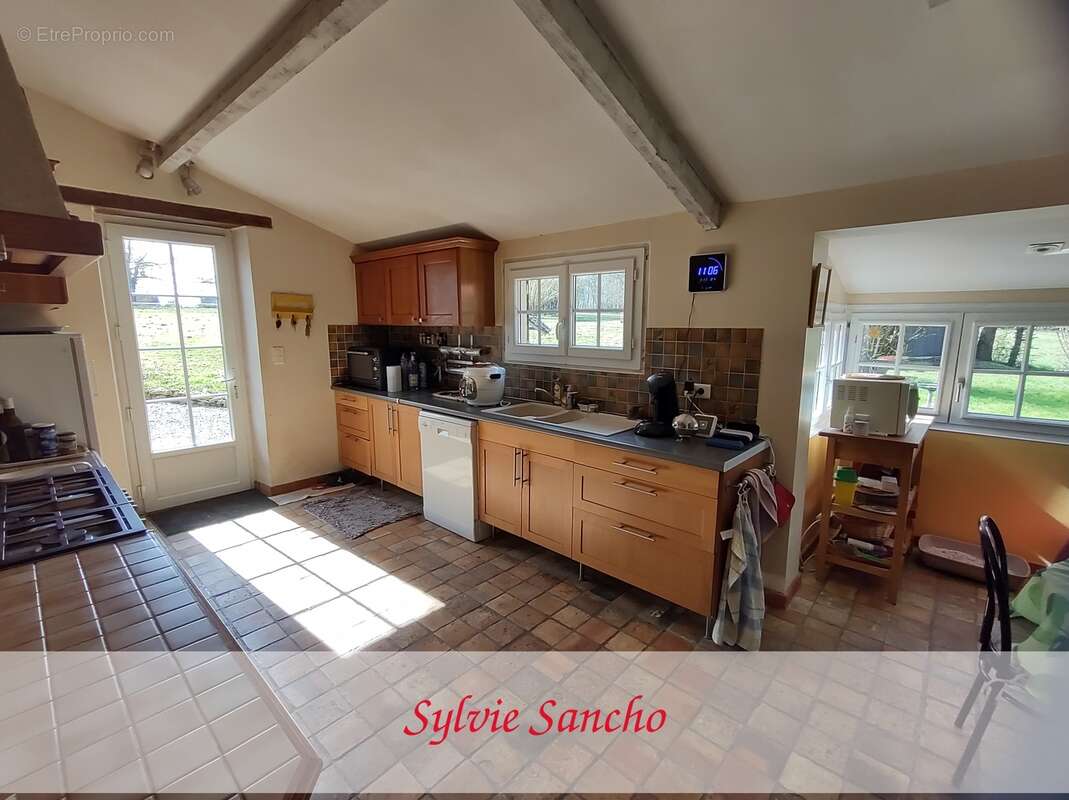 Maison à VICQ-EXEMPLET