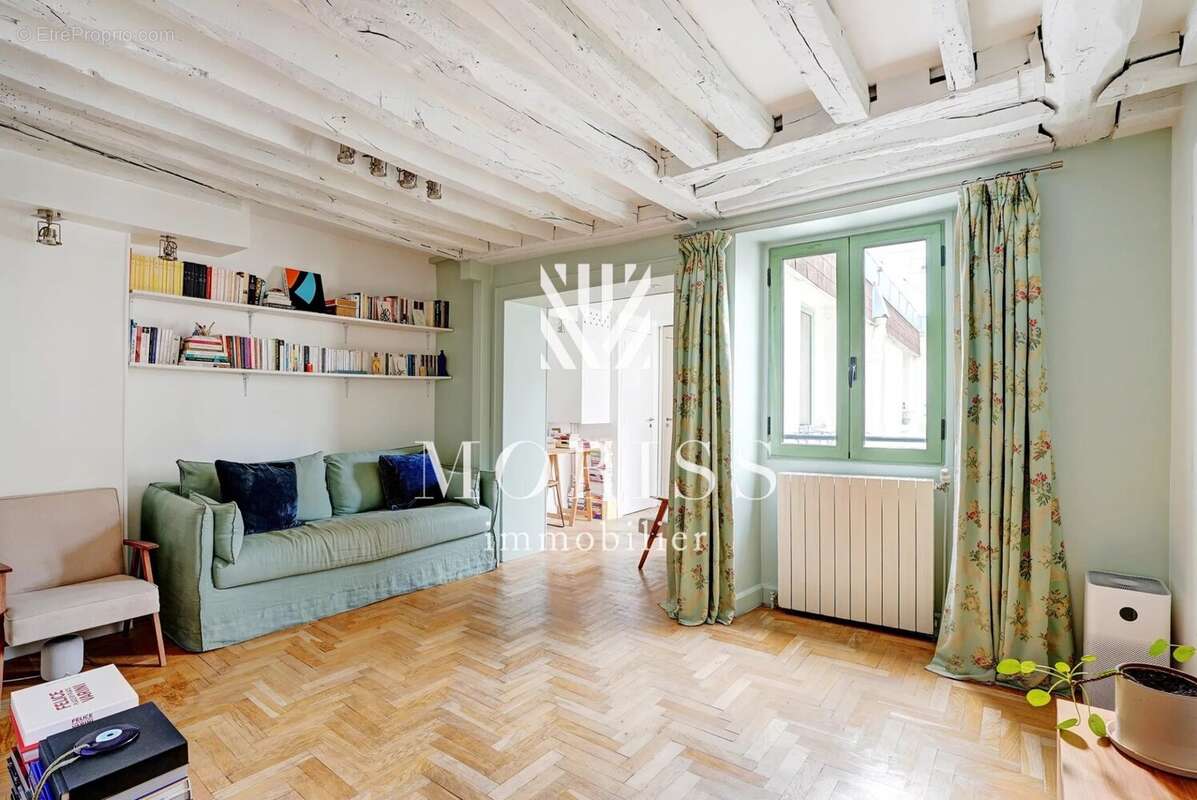 Appartement à PARIS-3E