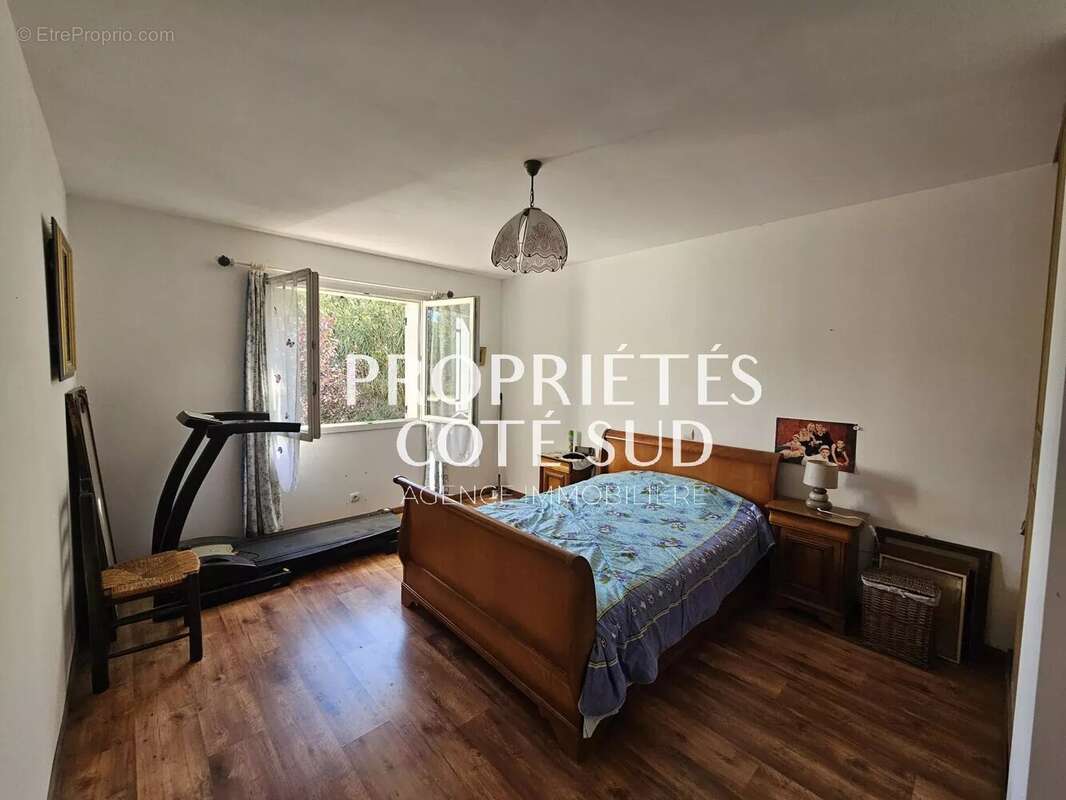 Maison à SAINT-VICTOR-LA-COSTE