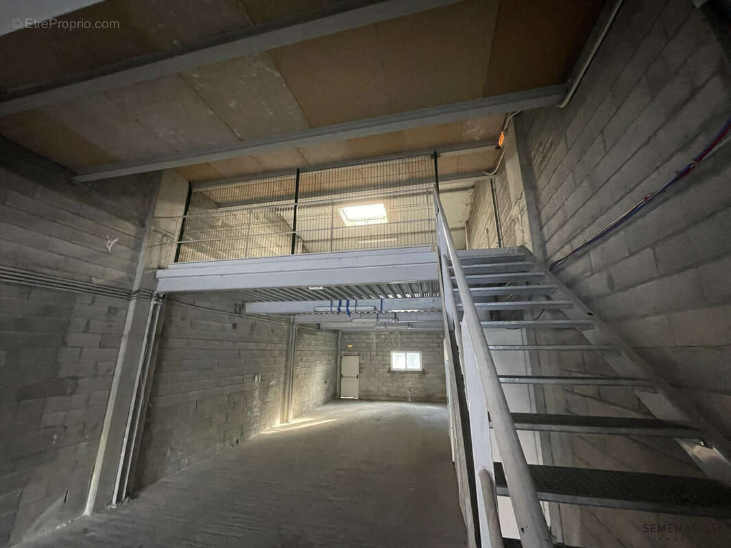 Commerce à VILLENEUVE-TOLOSANE