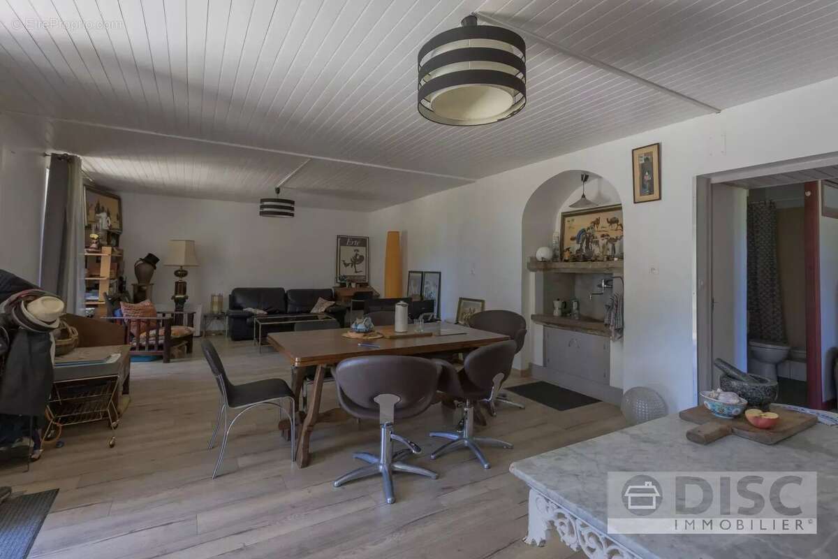 Charmant ensemble avec petite maison et dépendances. - photo 7