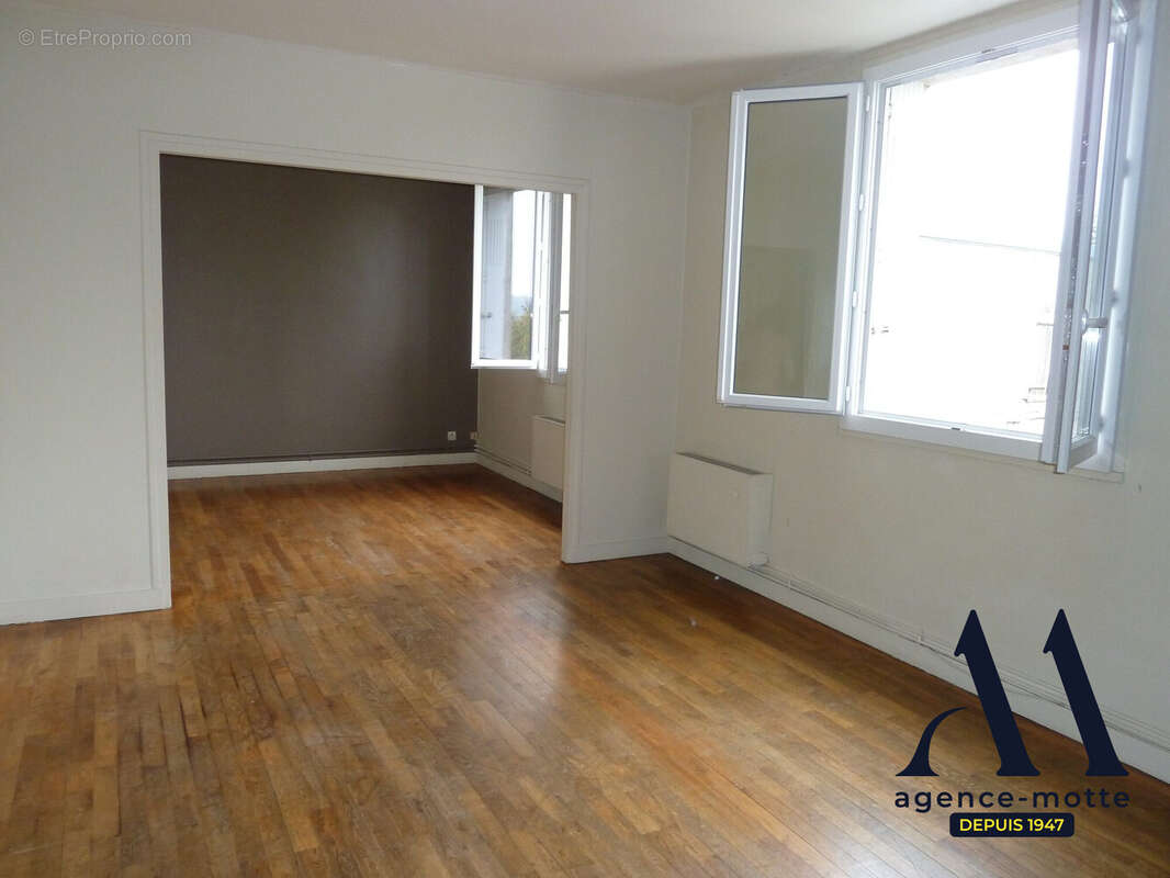 Appartement à SAINT-CYR-SUR-LOIRE