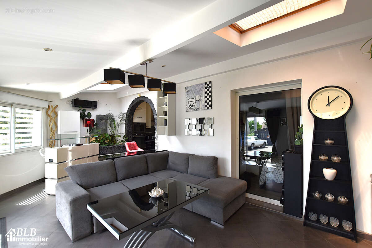 Maison à LES ESSARTS-LE-ROI