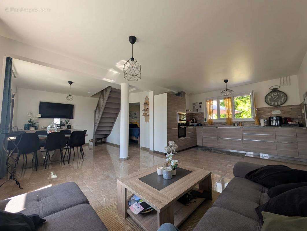 Maison à LES CLAYES-SOUS-BOIS