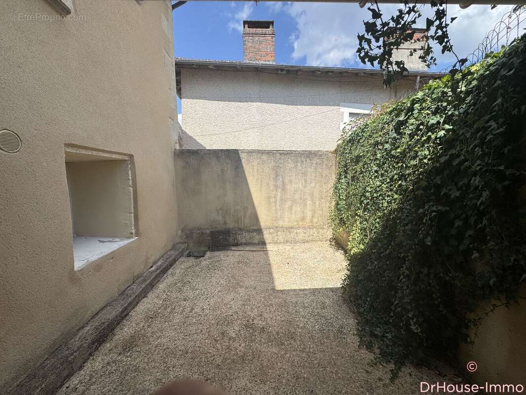 Maison 70 m² à Agonac  - photo 4