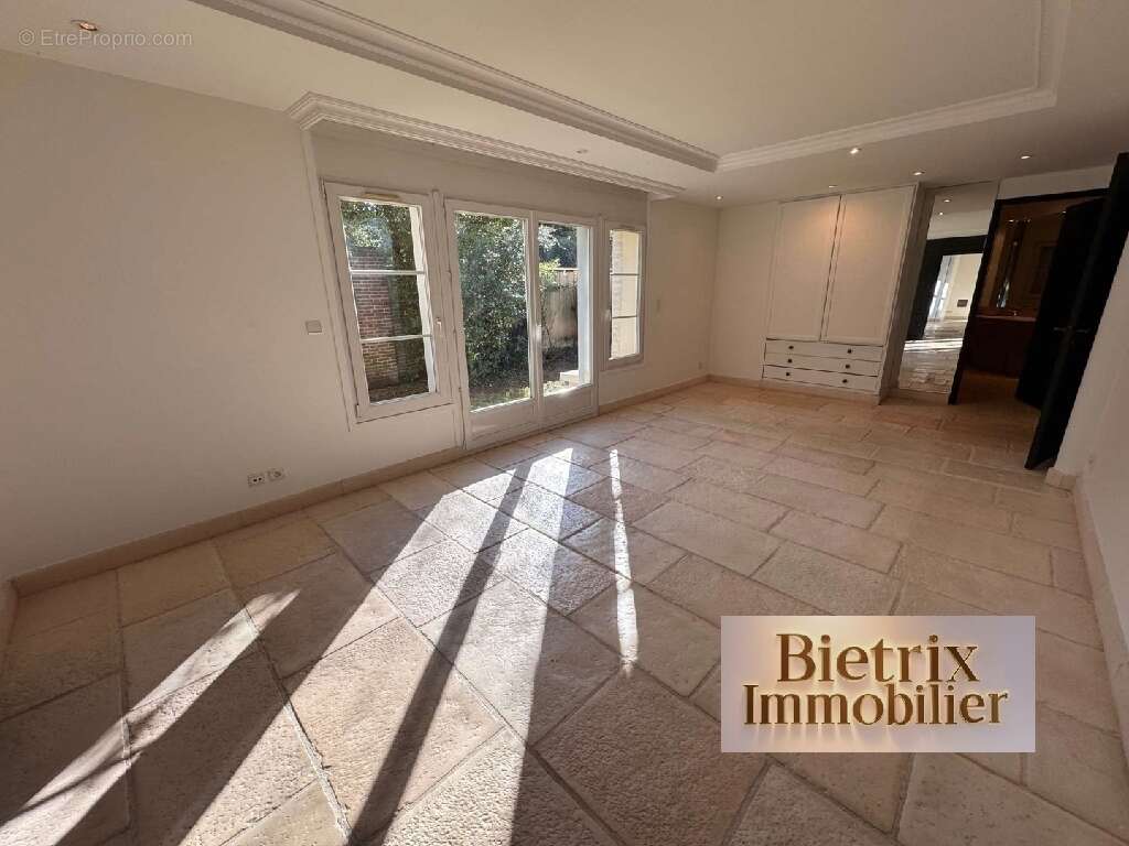 Maison à L&#039;ISLE-ADAM