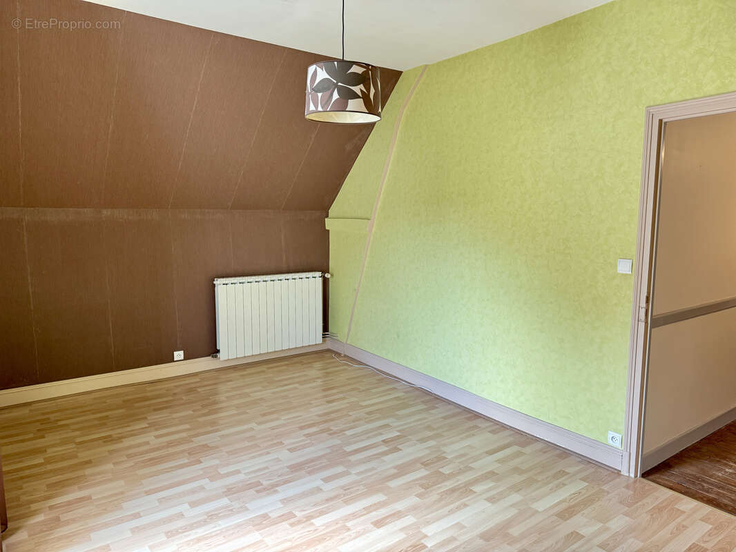 Maison à OBJAT