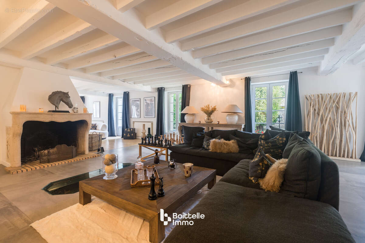 Maison 475 m² à Maincy  - photo 5