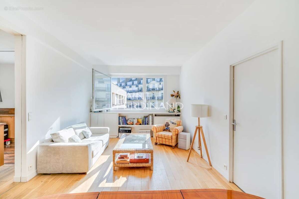 Appartement à NEUILLY-SUR-SEINE