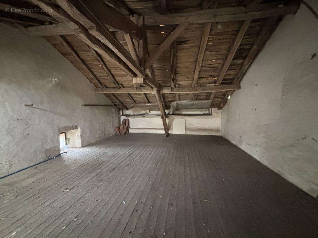 Maison à BENEST