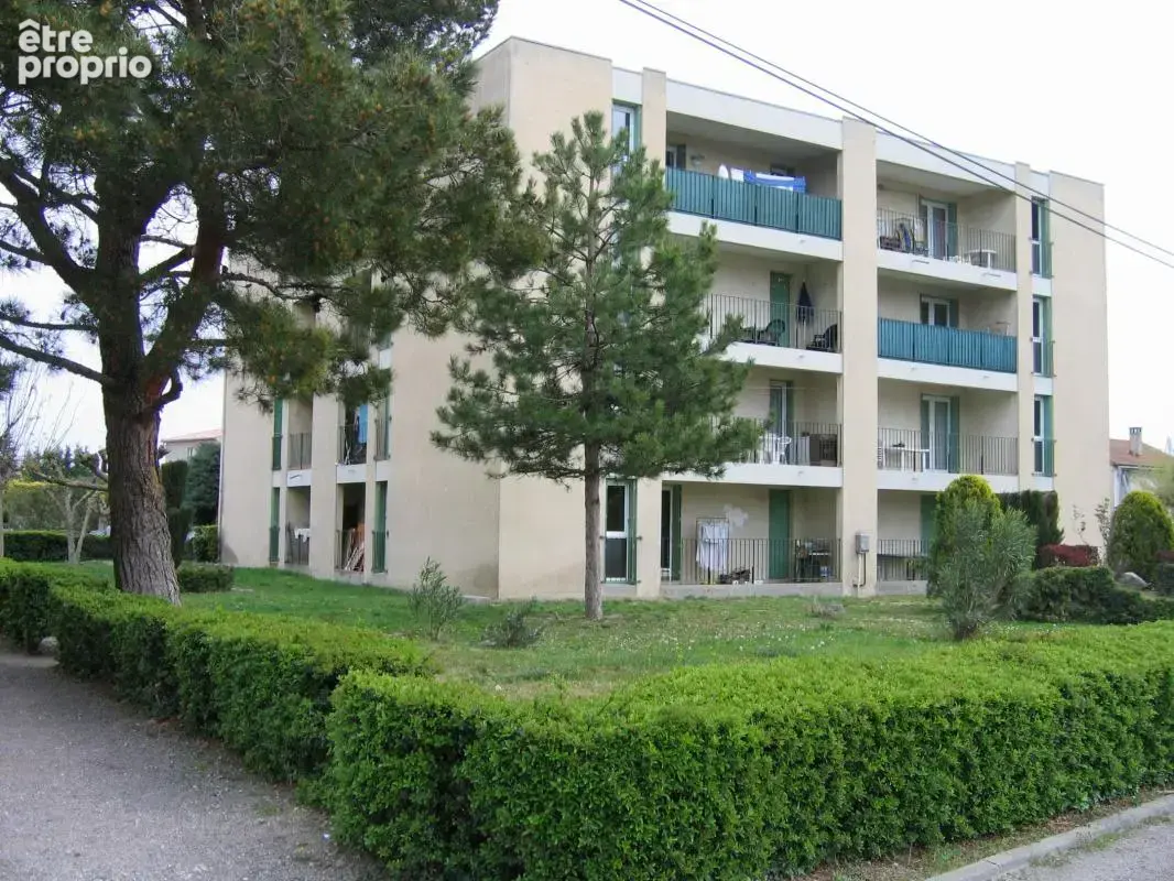 Appartement T1 de 50 m² – Entièrement rénové avec balcon - photo 1
