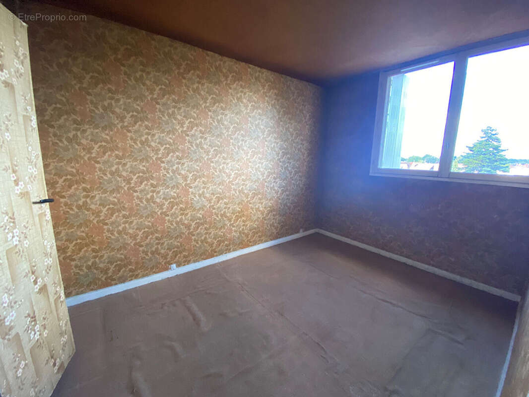 Appartement à SAINTE-GENEVIEVE-DES-BOIS