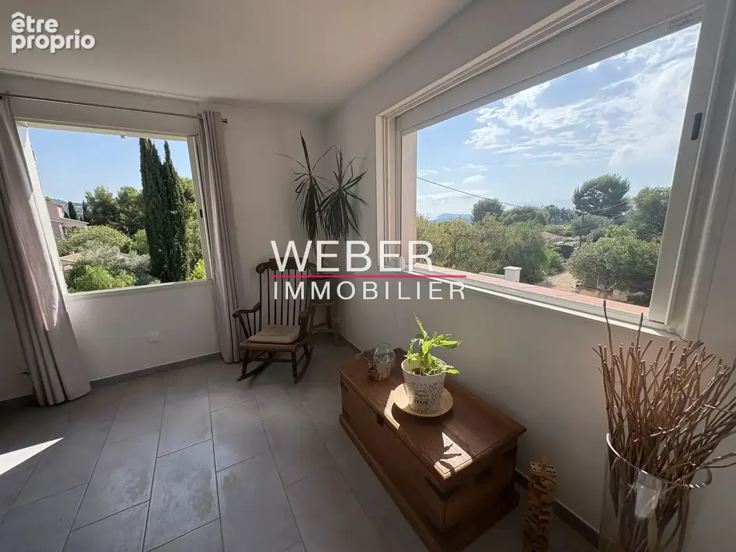 - ollioules - villa vue degagee et mer - photo 8