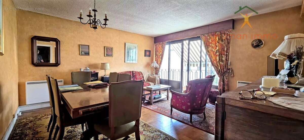 Appartement à FRESNES