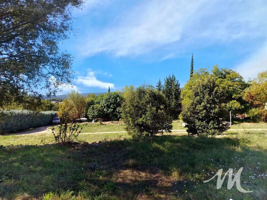 Terrain à BRUE-AURIAC