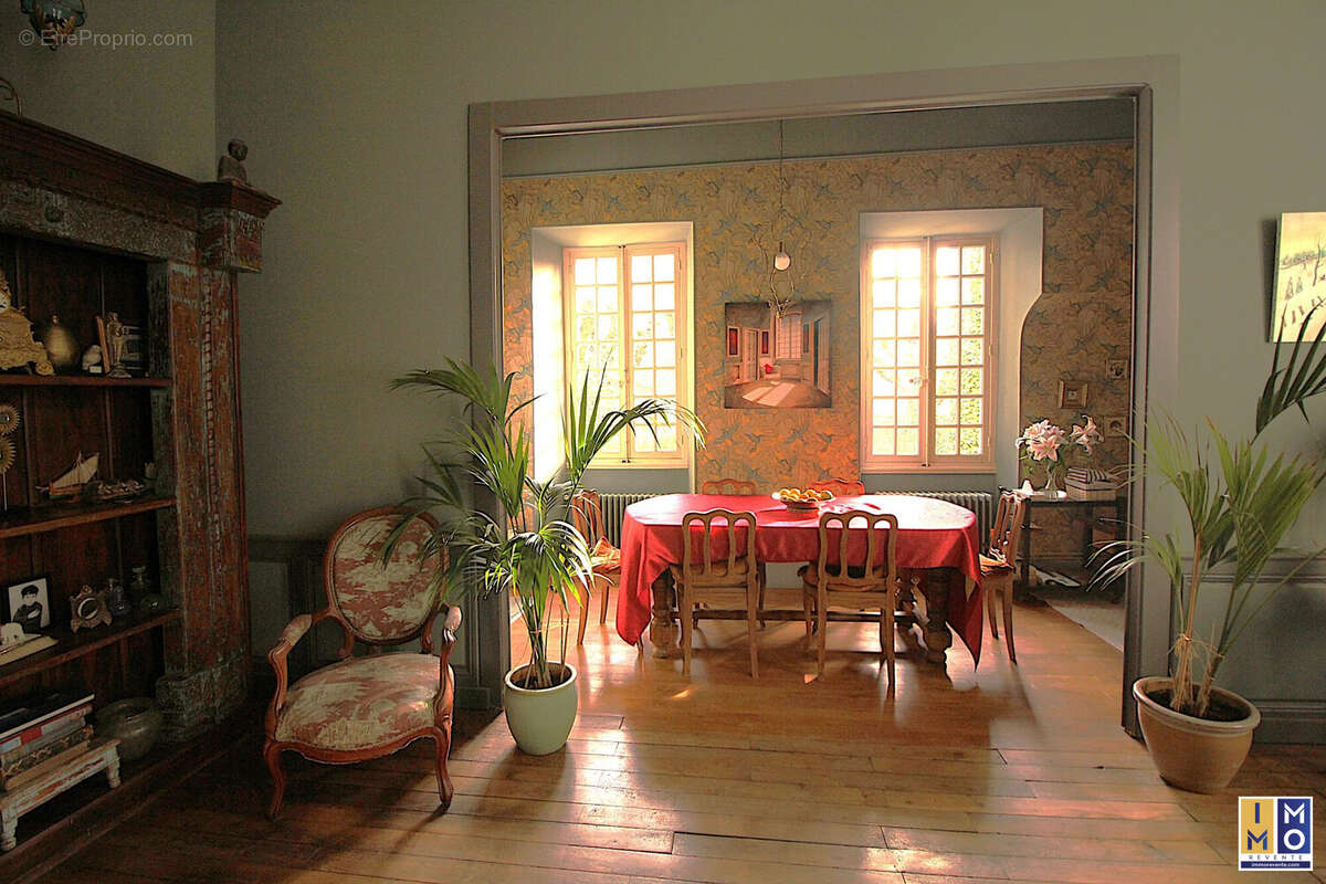 Maison à MEHUN-SUR-YEVRE