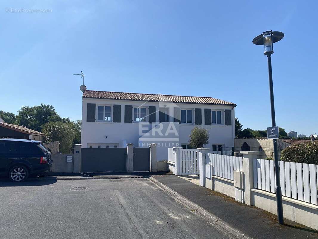 Maison à SAINTES
