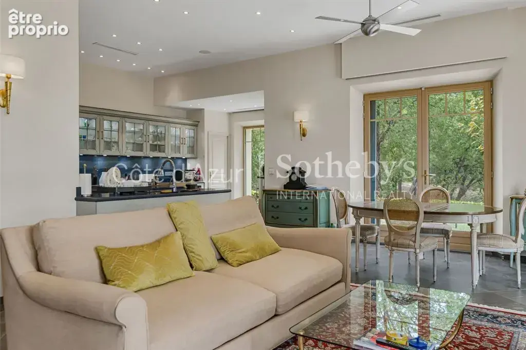 Grasse, vaste propriété familiale avec deux maisons, piscine à débordement et vue mer - photo 5