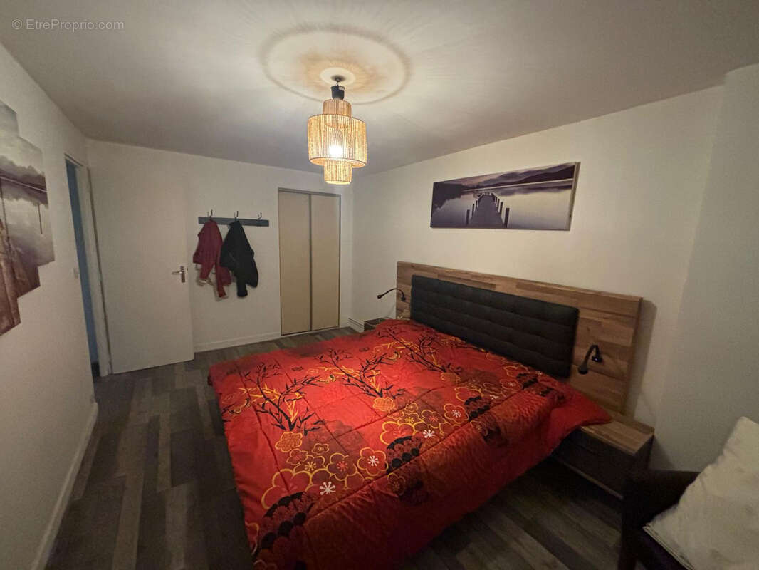 Appartement à MONTMOREAU-SAINT-CYBARD