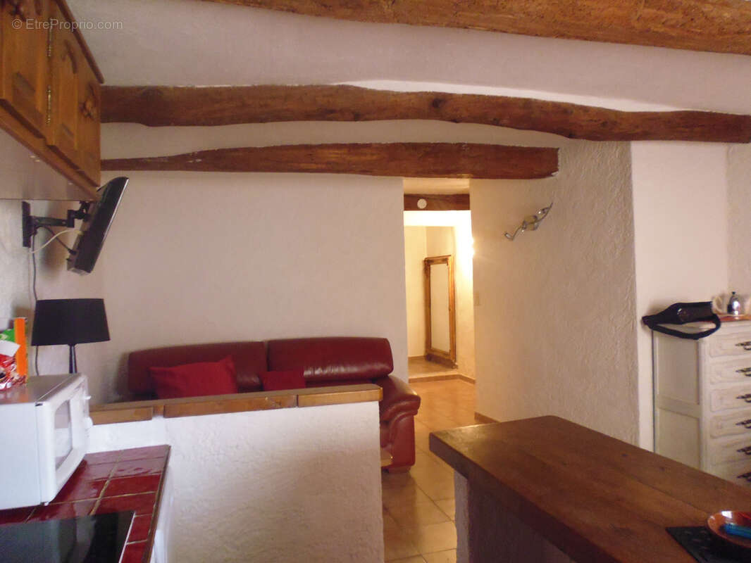 Appartement à SOLLIES-PONT