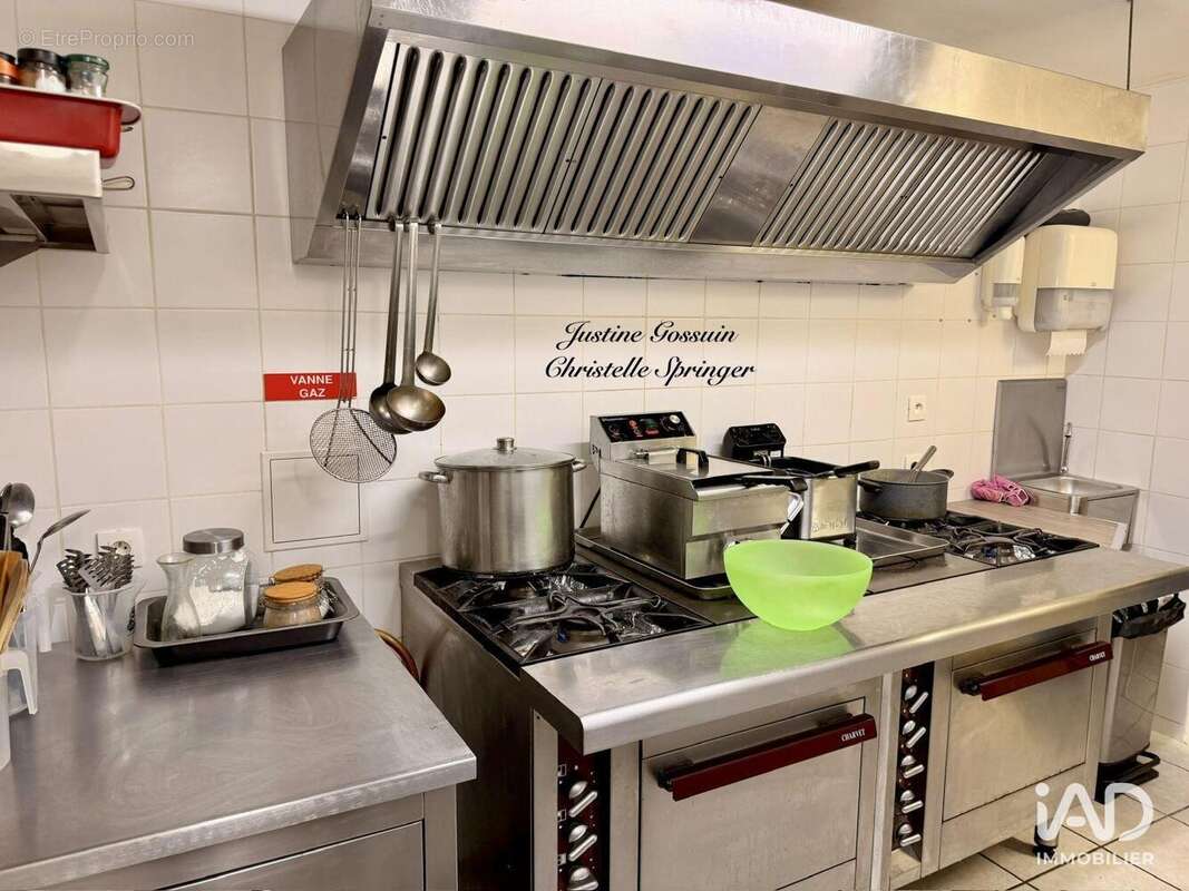 Photo 8 - Commerce à CHEZERY-FORENS