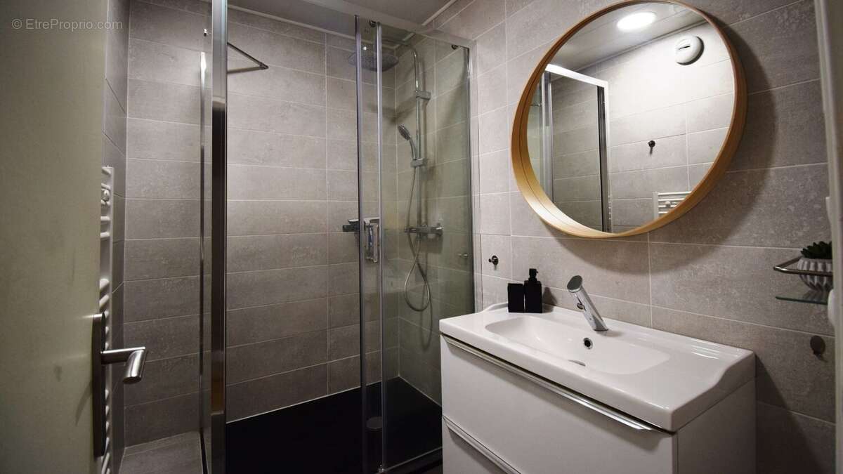 Vente Appartement T2 proche gare à VICHY avec balcons et garage - photo 9