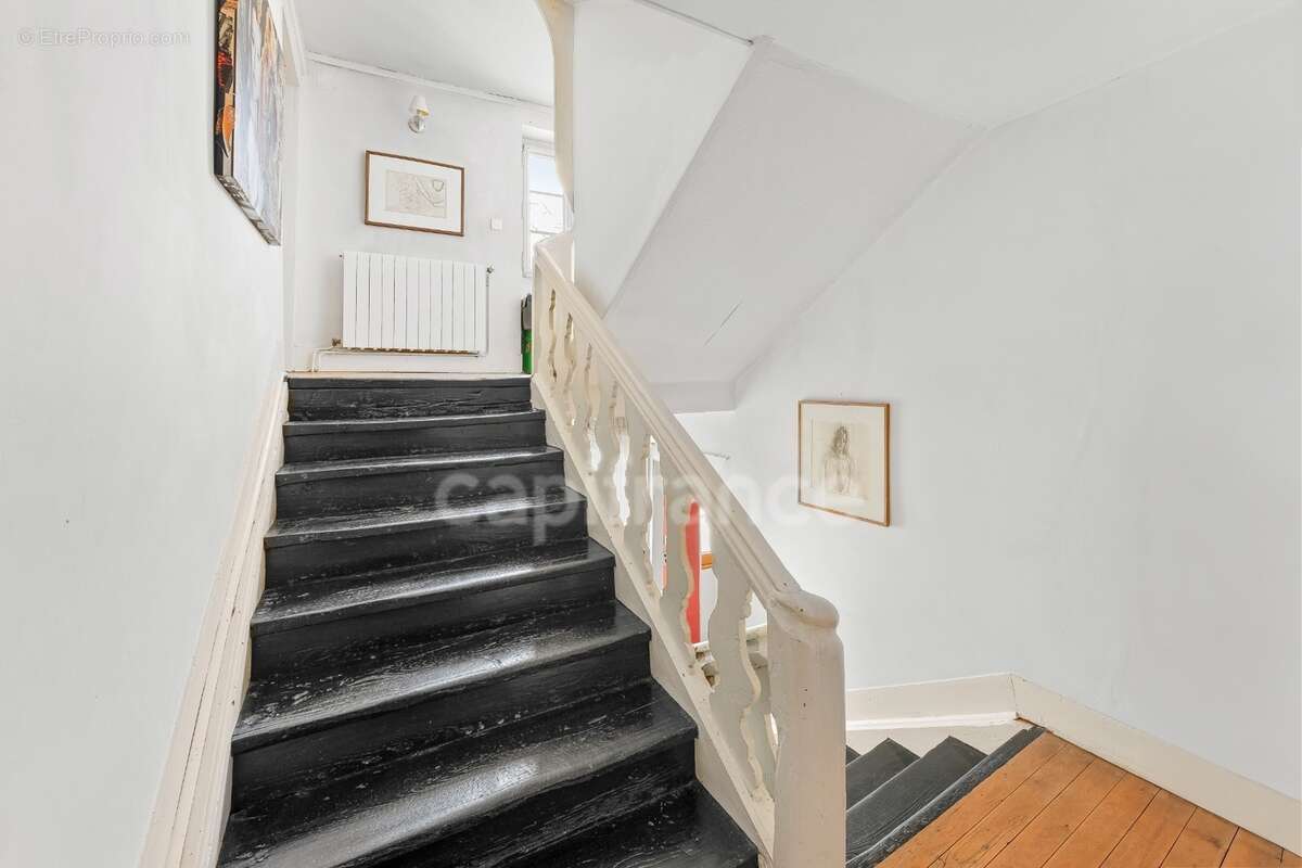 Maison à vendre 10 pièces GEX (01) - photo 10