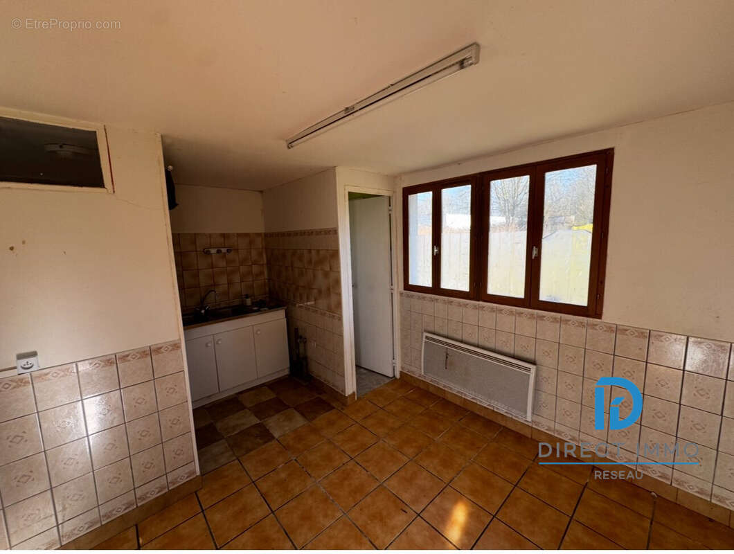 cuisine appartement 2  - Appartement à SAILLY-SAILLISEL