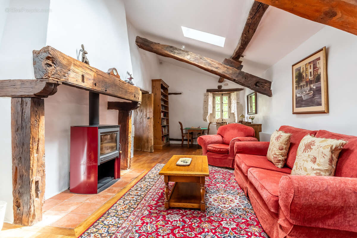 Maison à MONTAIGU-DE-QUERCY