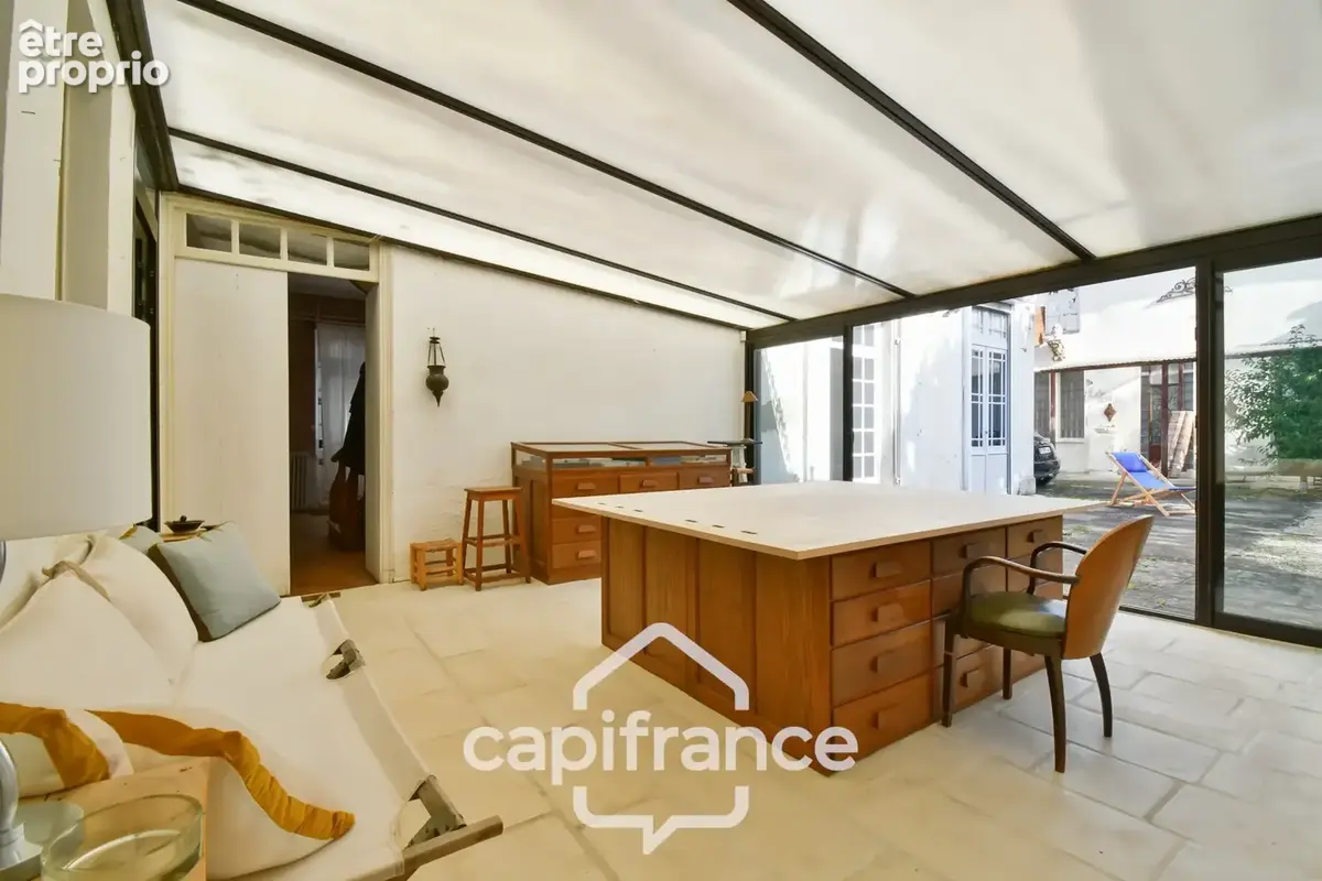 En CHARENTE MARITIME, A SAINT JEAN D'ANGELY (17), Maison de caractère à vendre 12 pièces  avec jardin, proche commerces - photo 15
