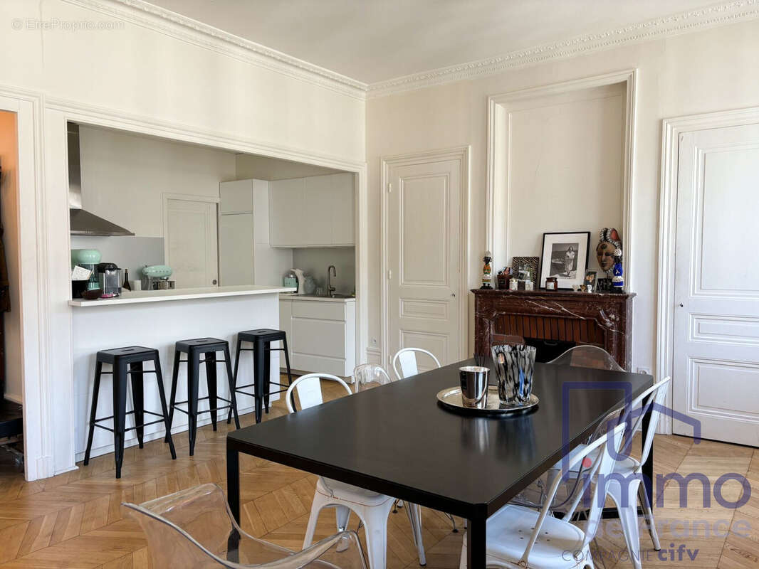 Appartement à SAINT-ETIENNE