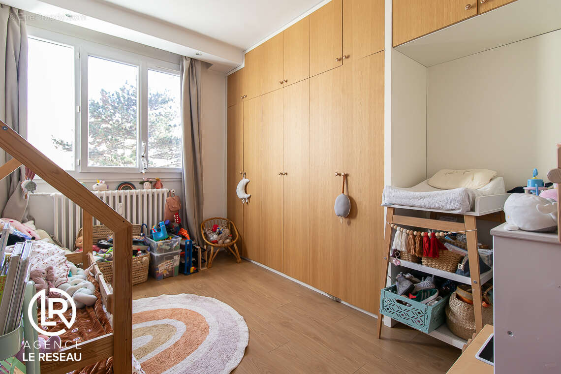 Appartement à NEUILLY-SUR-SEINE