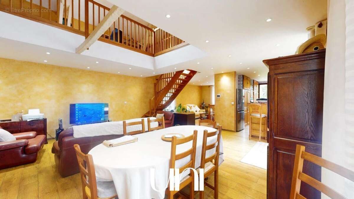 Maison à MEZIDON-CANON